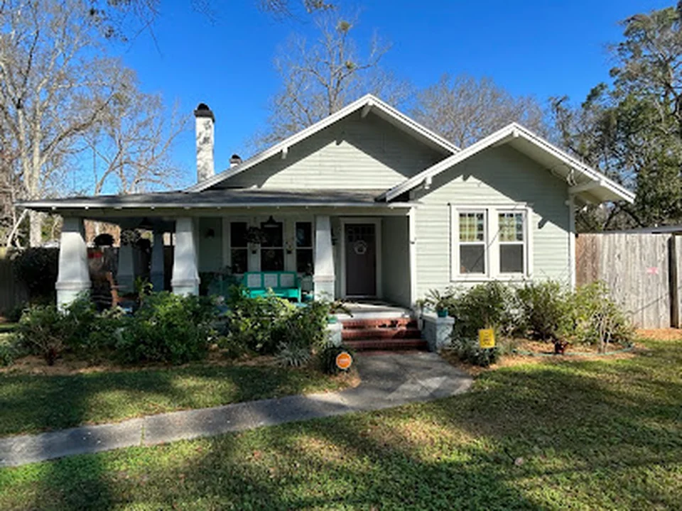 Houwzer | Realtors® & Title